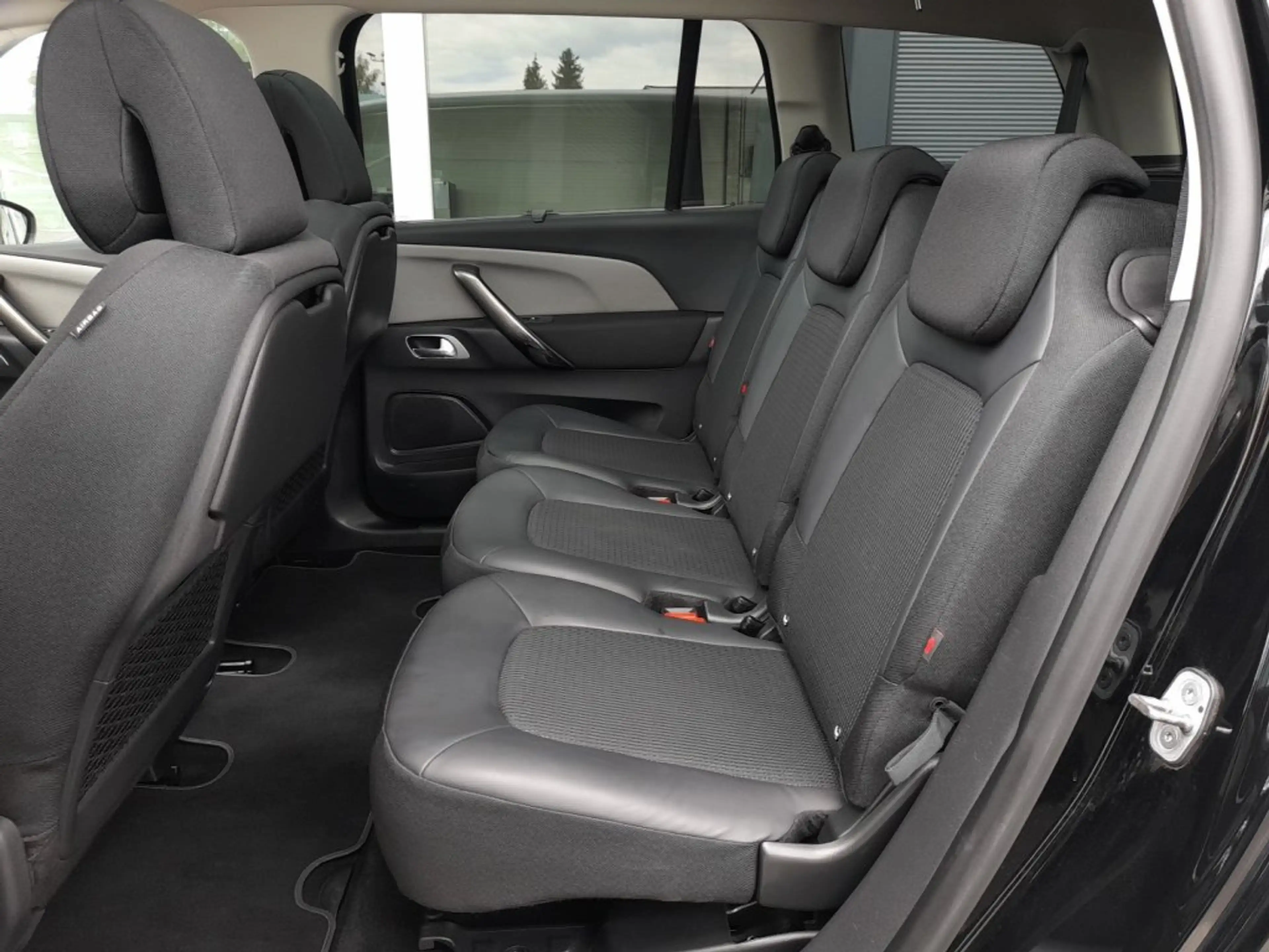 Citroen C4 SpaceTourer SHINE PACK Aut. *7-SITZE / SKY / NAVI / KAMERA / TEILLEDER / KLIMAAUT. / E-KLAPPE* — photo 13