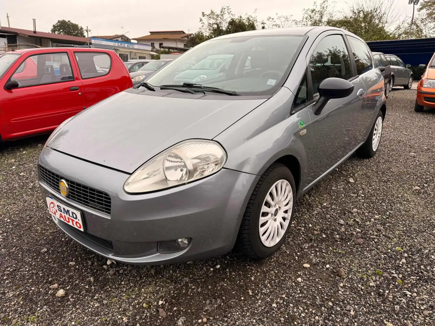Fiat Grande Punto 1.3 MJT 75 CV 3 porte Dynamic Grigio - 2