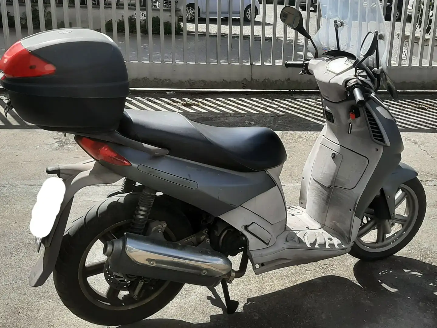 Aprilia Sportcity 125 Šedá - 1