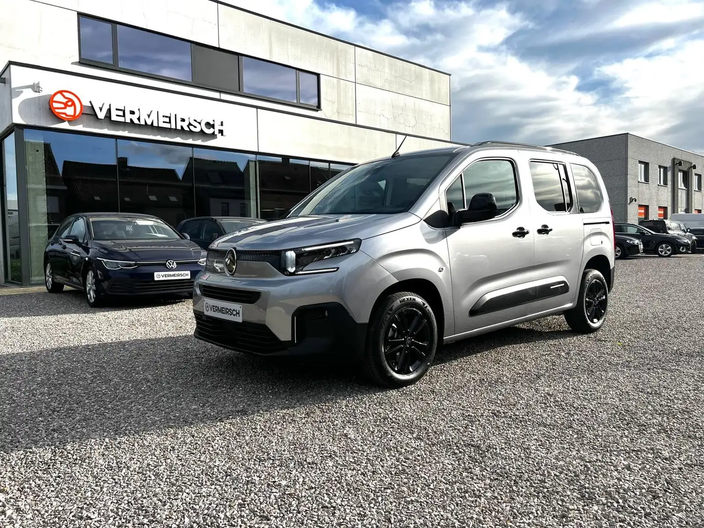 Citroen Berlingo Berlingo M BlueHDi 130 EAT8 PLUS*LED*CAMERA*APPLE* Zilver - 1
