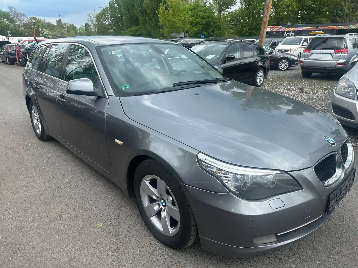 BMW 520 d AUTOMATIK NAVI XENON EURO 5. TÜV 10.26 Gris - 1