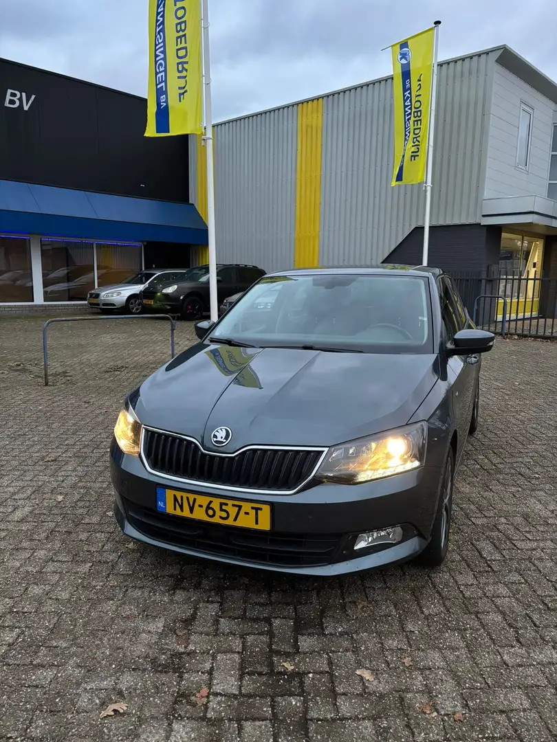 Skoda Fabia 1.2 TSI Drive Grijs - 1