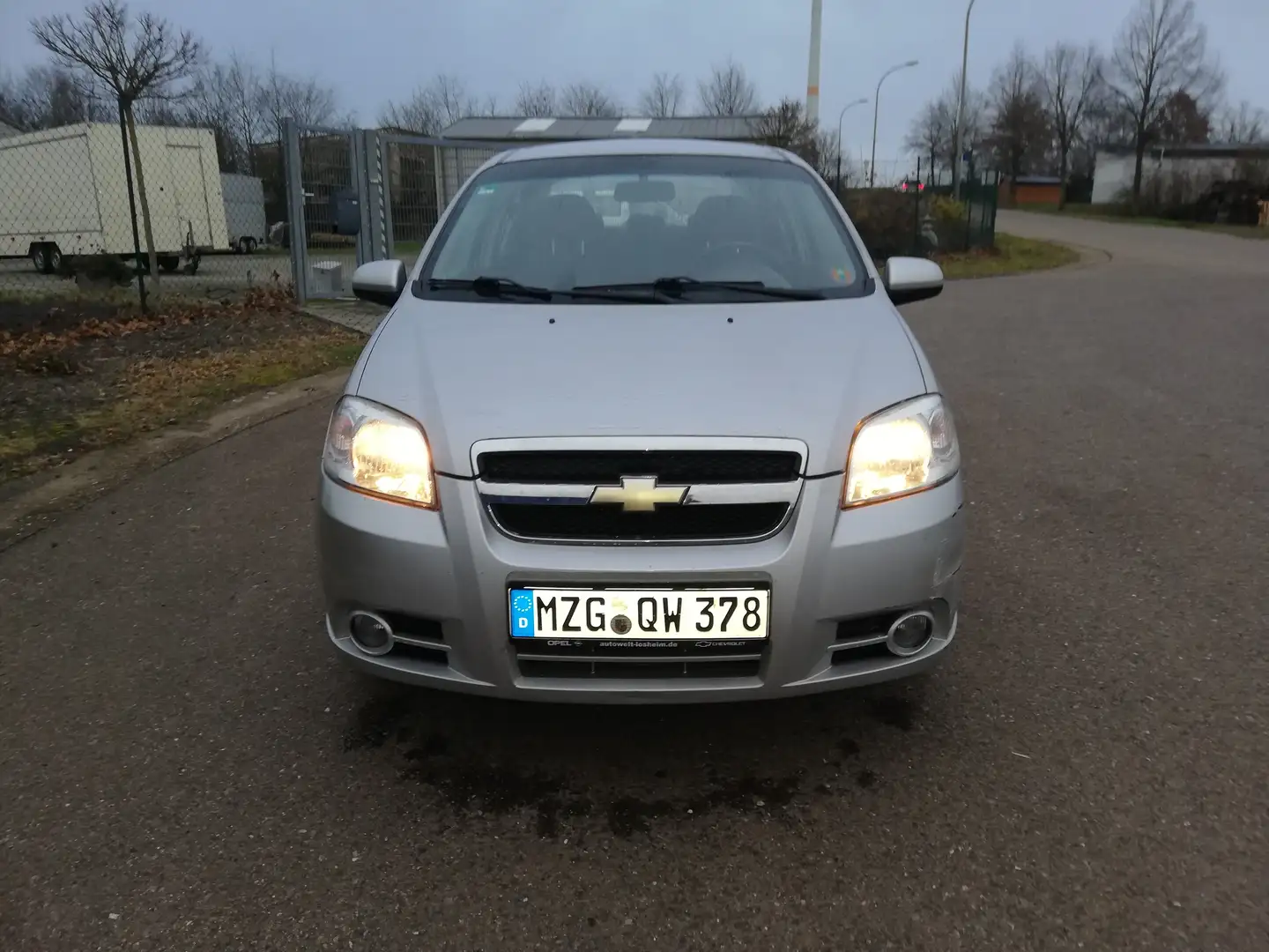 Chevrolet Aveo Aveo Stufenheck 1.4 16V Automatik LT Grau - 2