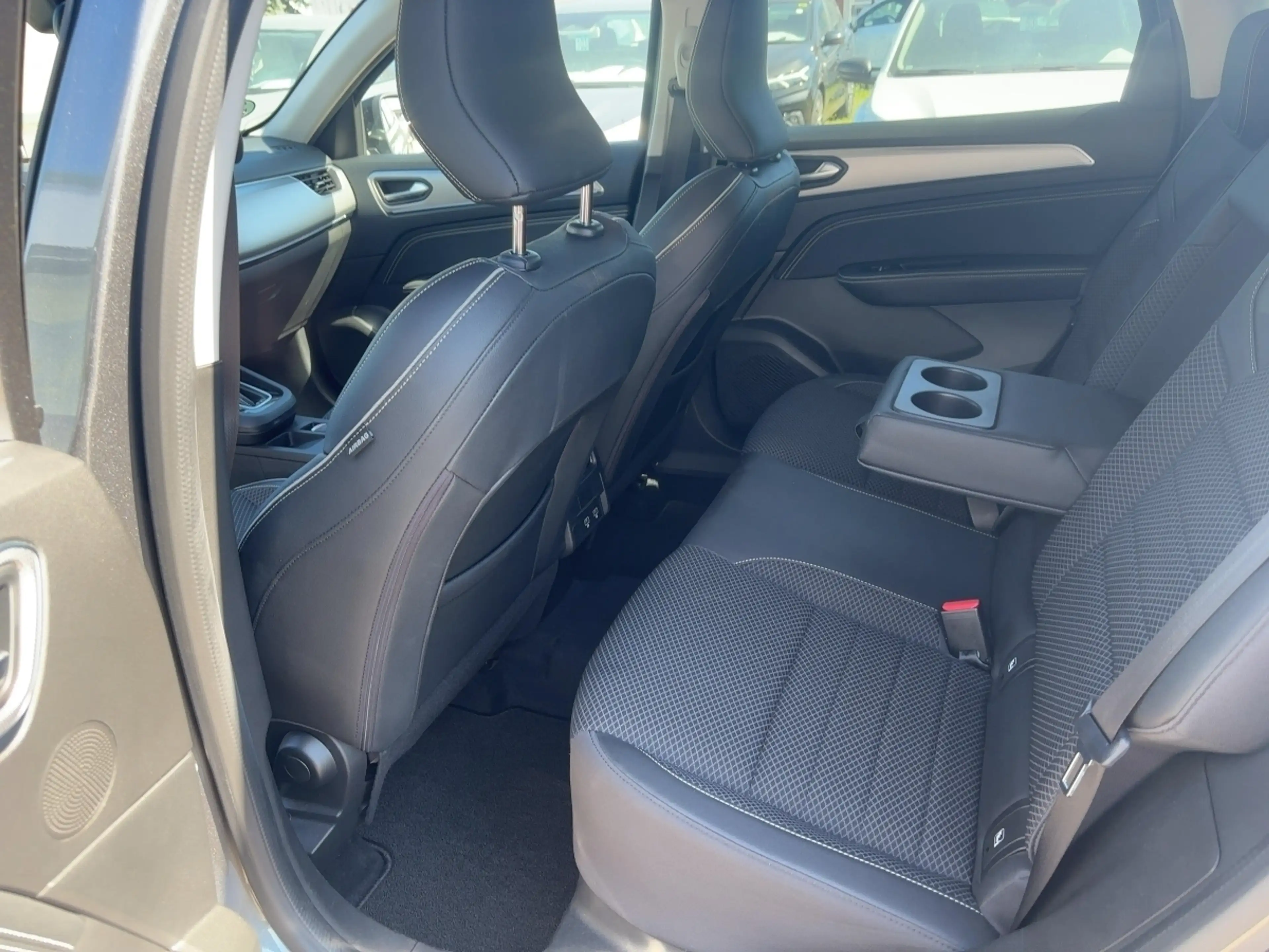 Renault Arkana INTENS FullHybrid — photo 8