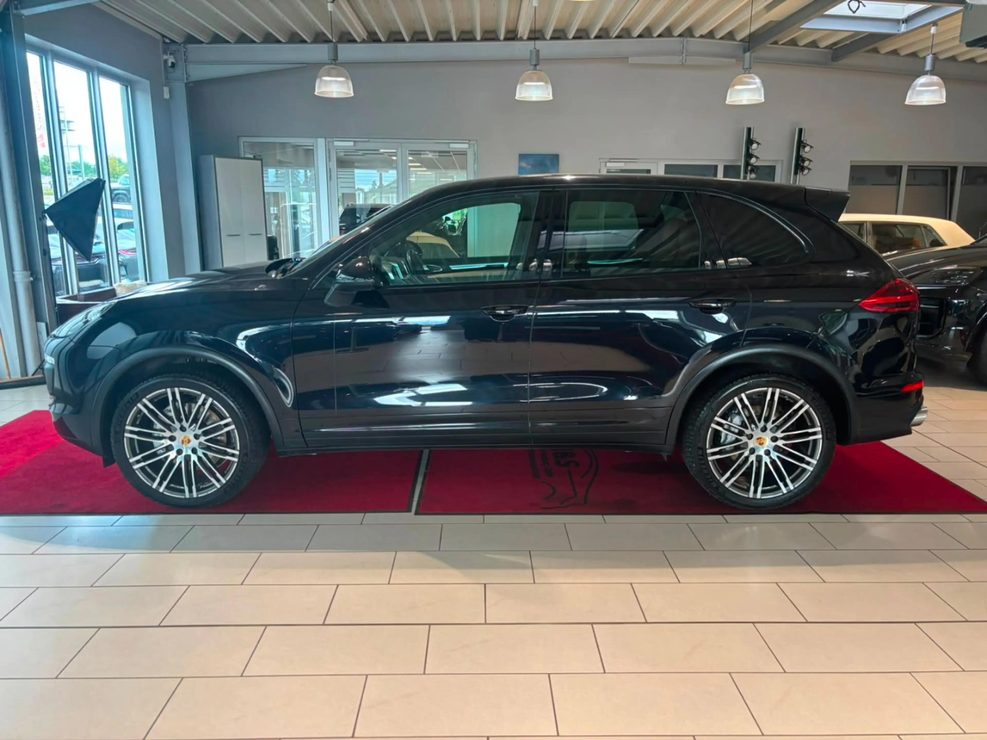 Porsche Cayenne S Diesel *PANORAMA/AHK* — photo 2