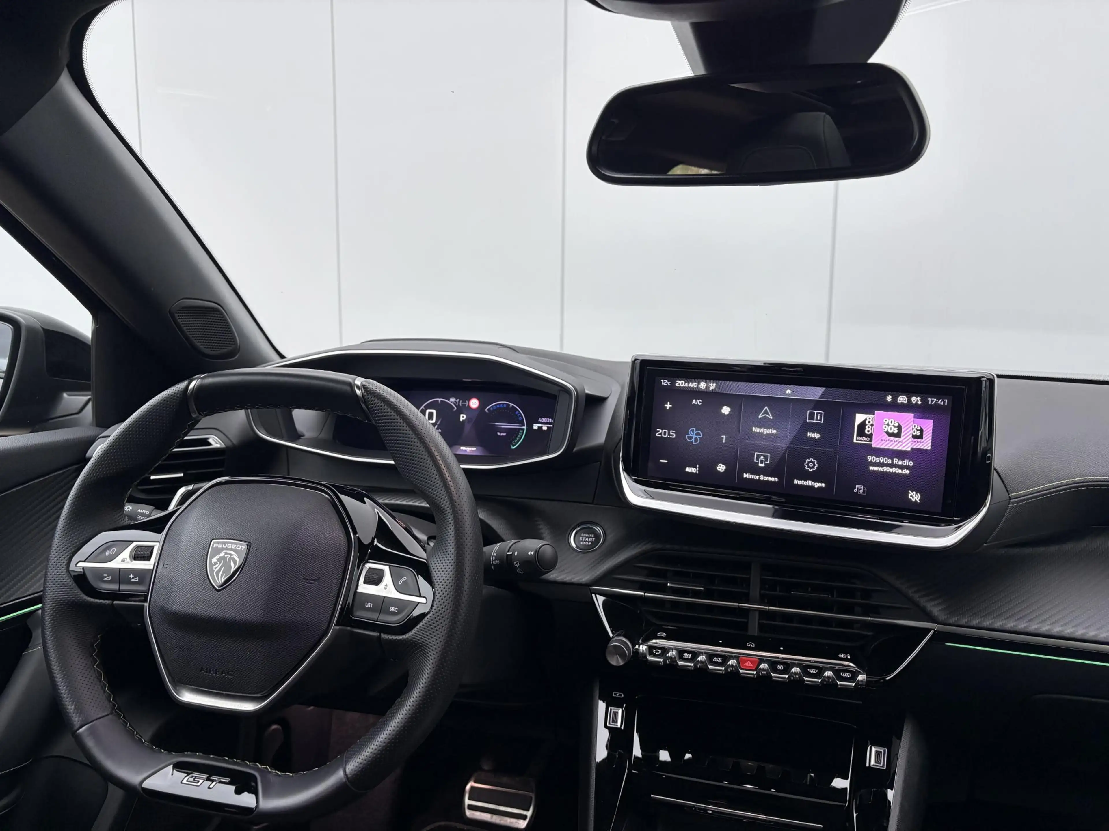 Peugeot 2008 1.2 Hybrid 136 GT | Panoramadak | Adaptive Cruise — photo 13
