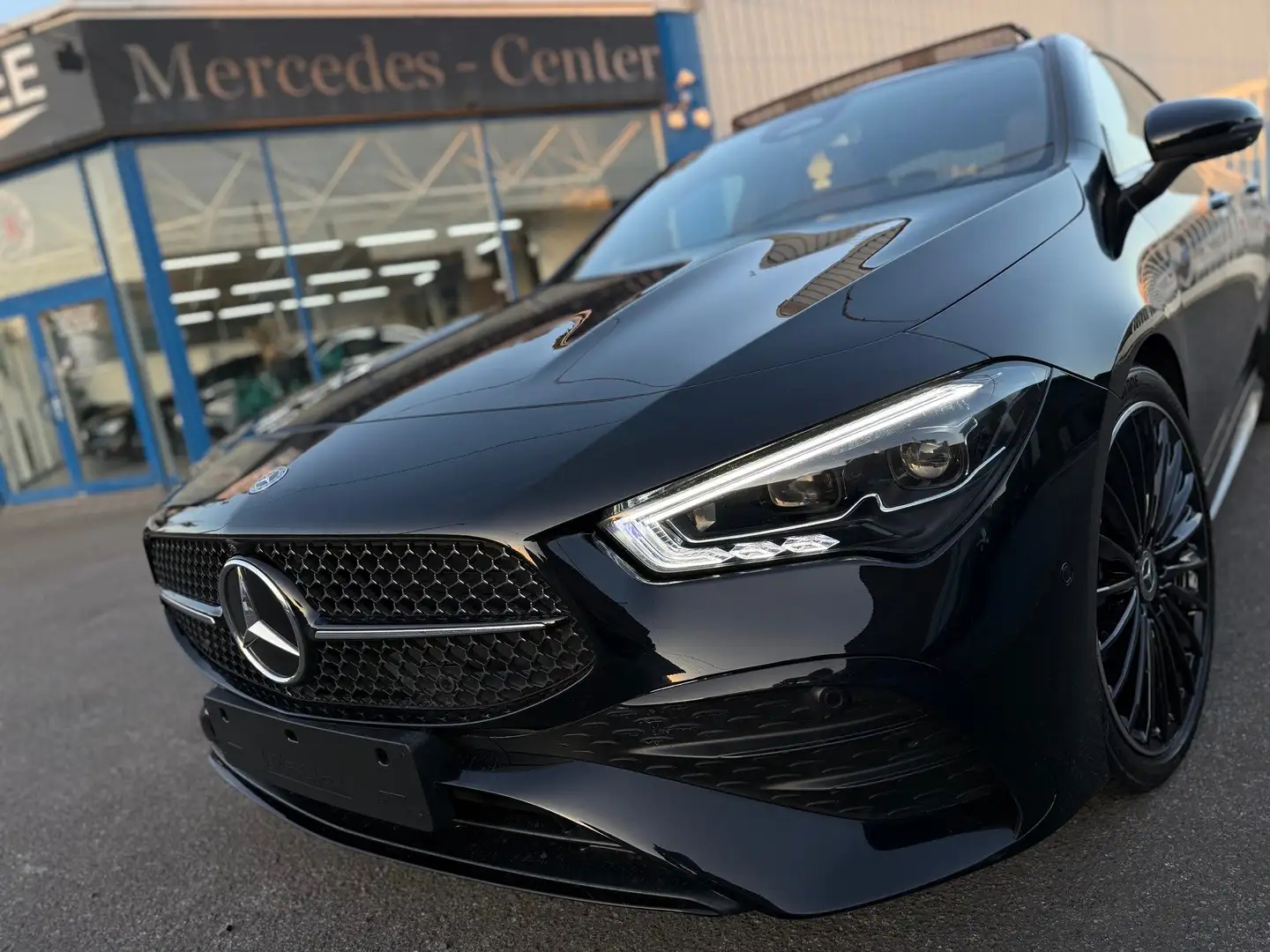 Mercedes-Benz CLA 200 D 8G-DCT * PACK AMG + NIGHT EDITION * FULL !! Zwart - 2
