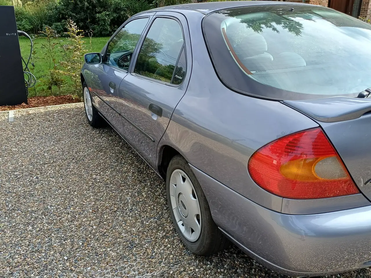 Ford Mondeo 1.8 Turbo CLX, foto 4