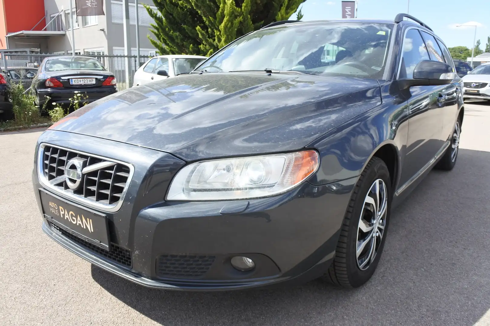 Volvo V70 V70 Momentum Geartronic Aut. Grau - 2