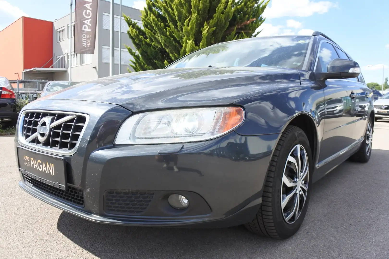 Volvo V70 V70 Momentum Geartronic Aut. Grau - 1