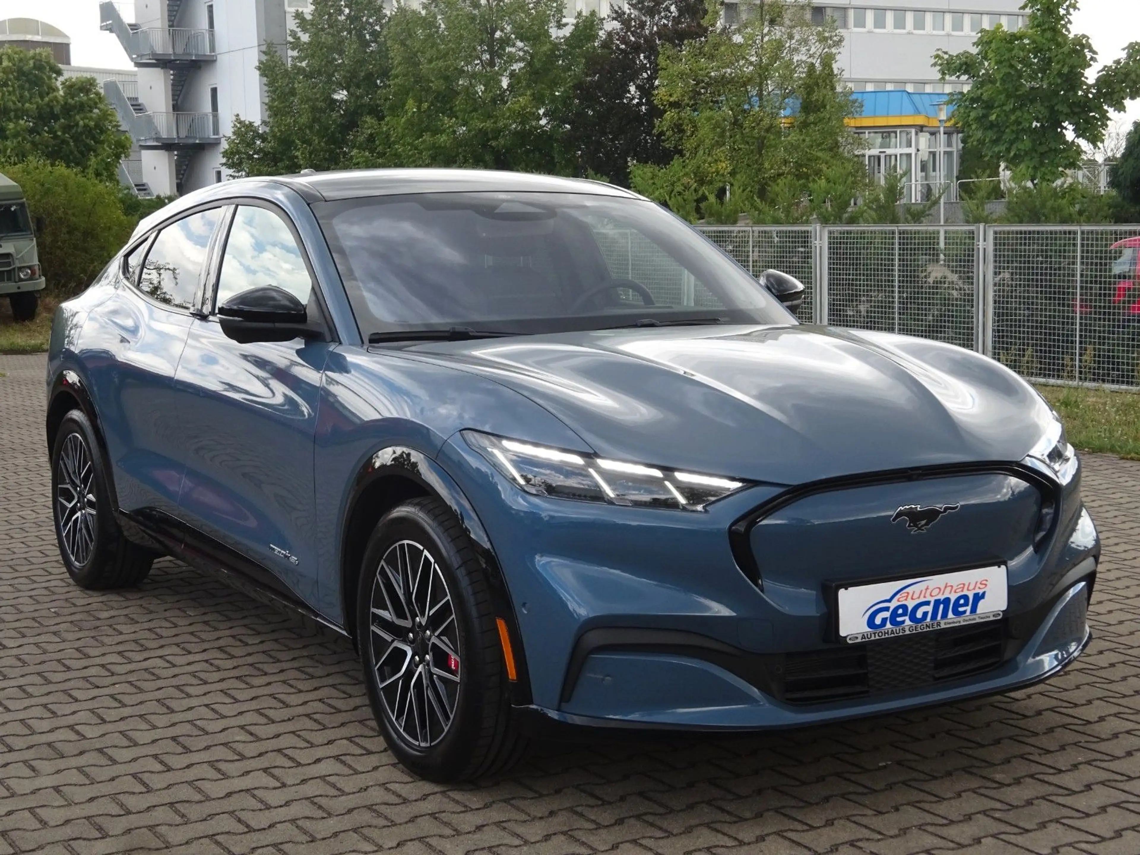 Ford Mustang Mach-E AWD Premium Pano B&O Navi — photo 11
