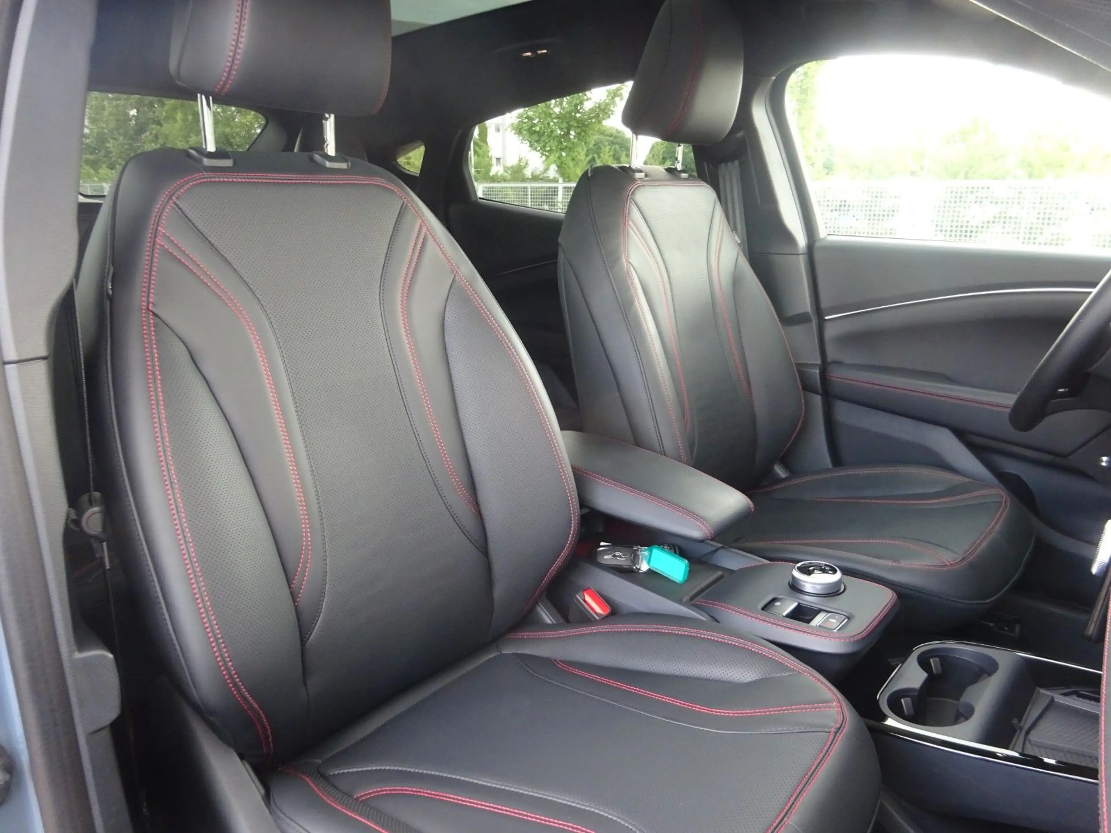 Ford Mustang Mach-E AWD Premium Pano B&O Navi — photo 13