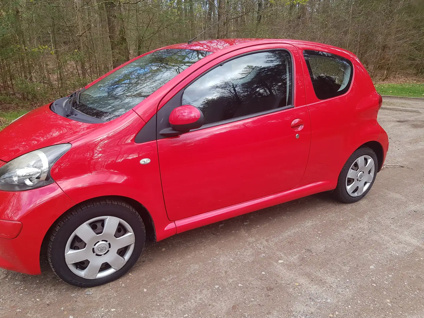 Toyota Aygo 1.0-12V Rood - 1