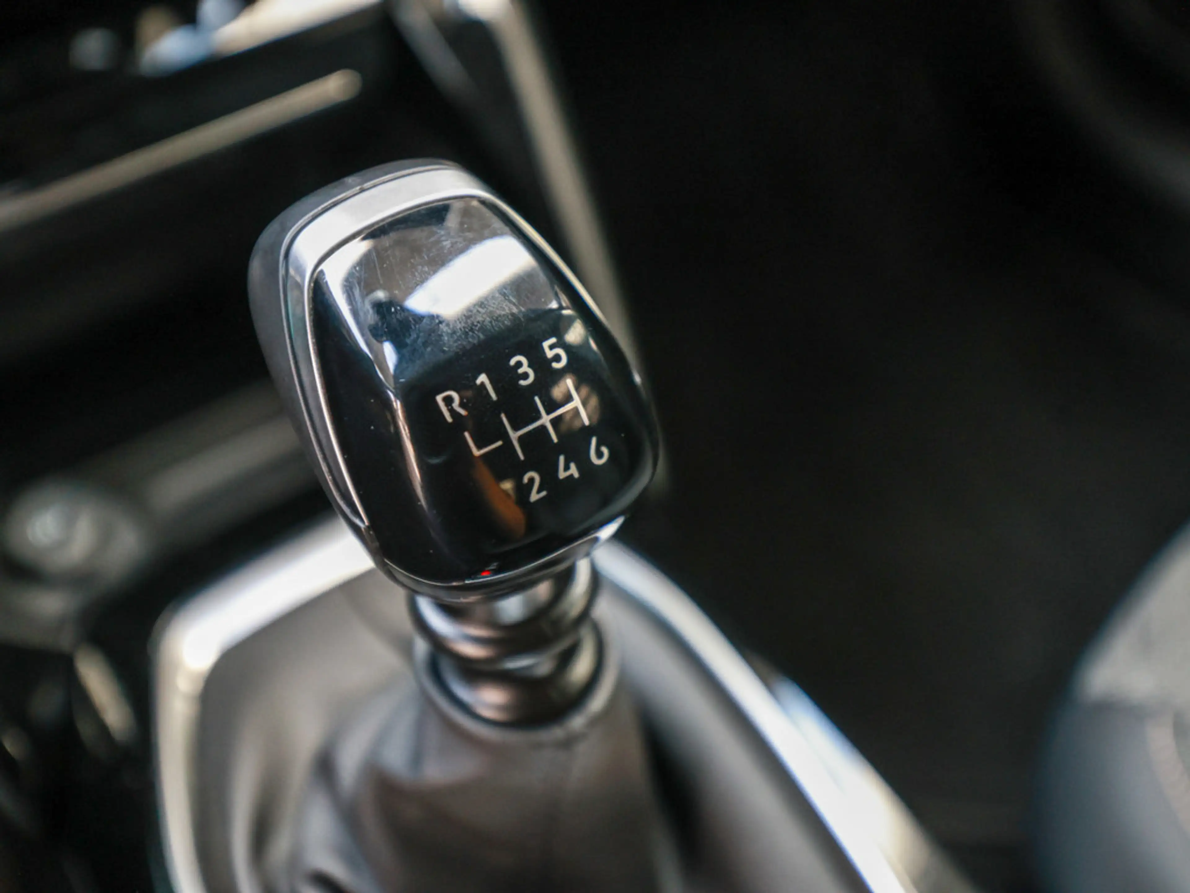 Peugeot 208 Allure PureTech 100 LED SPURH. SHZ KLIMA — photo 14
