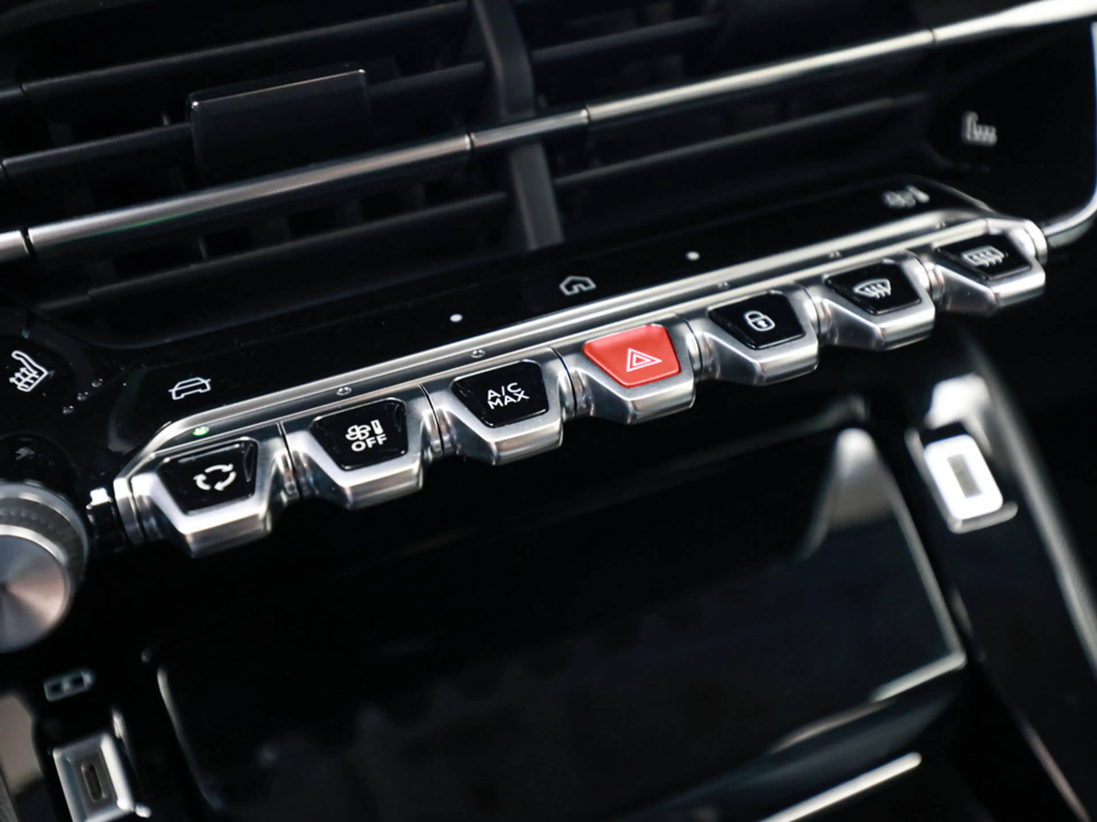 Peugeot 208 Allure PureTech 100 LED SPURH. SHZ KLIMA — photo 13