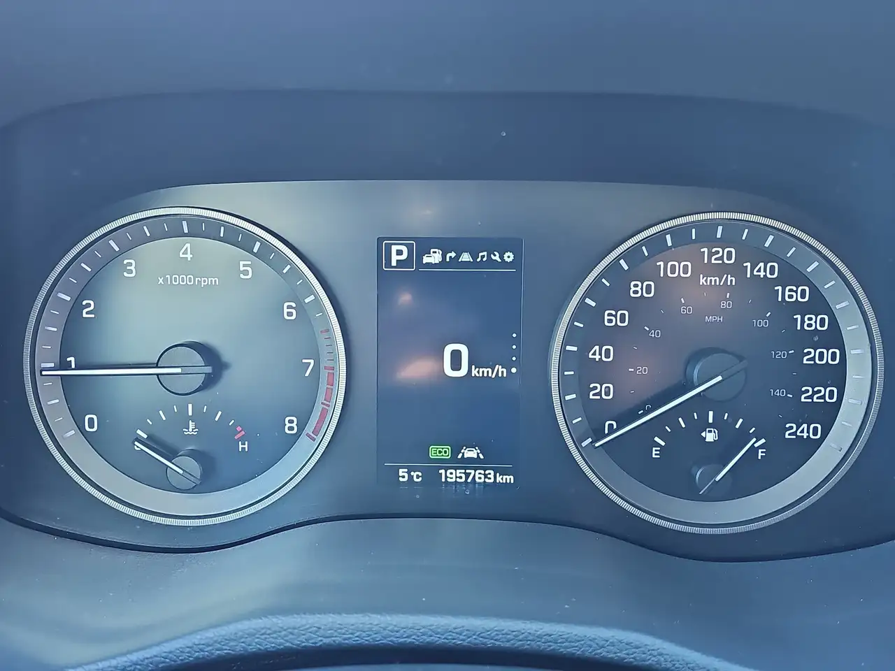 Hyundai TUCSON снимка Hyundai TUCSON