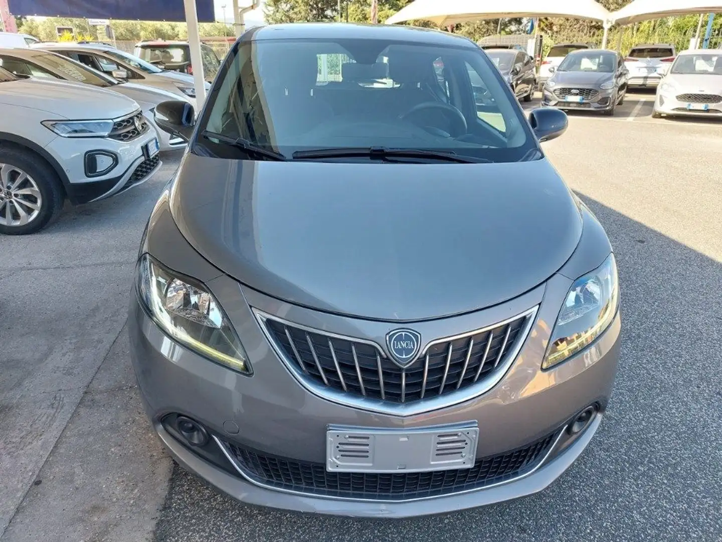 Lancia Ypsilon 1.0 FireFly 5 porte S&S Hybrid Ecochic Silver Grigio - 2