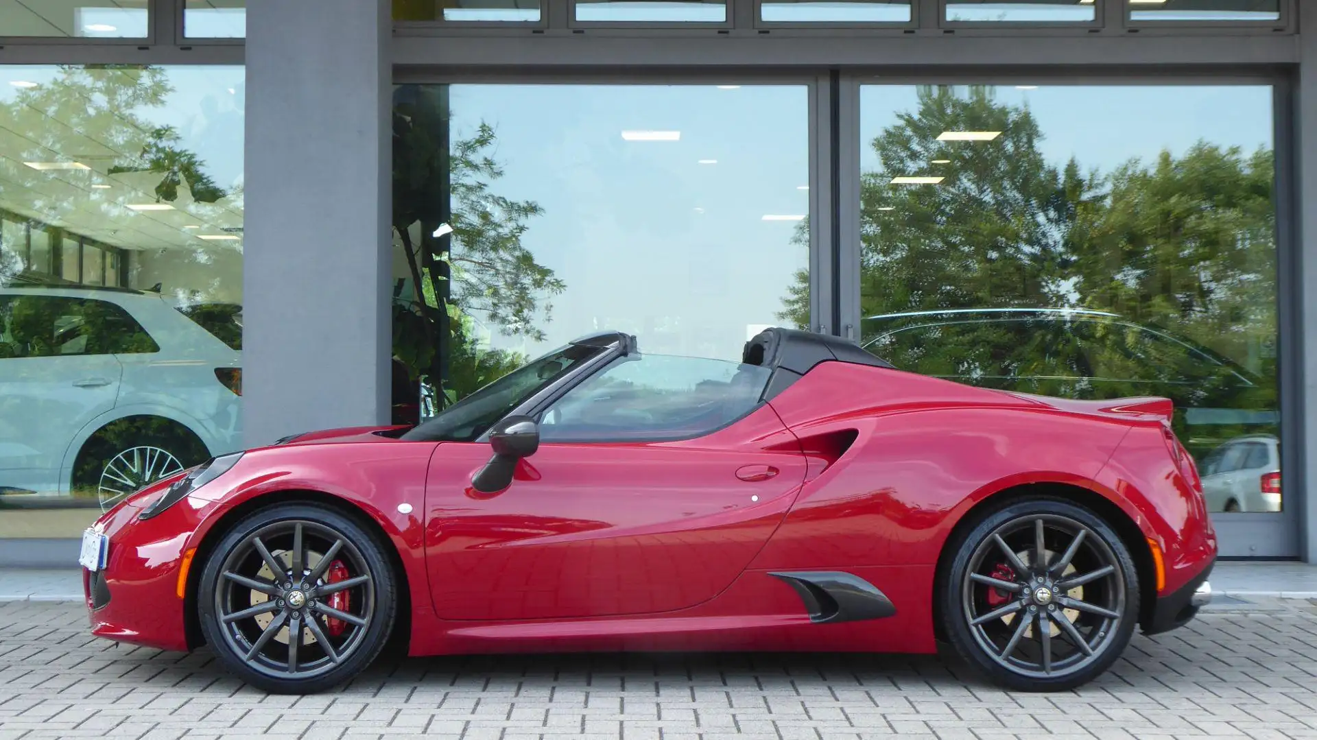 Alfa Romeo 4C 1750 TBi Spider Rosso - 2