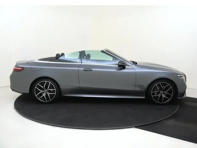 Mercedes-Benz E-Class view 9
