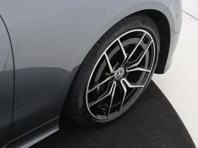 Mercedes-Benz E-Class view 12