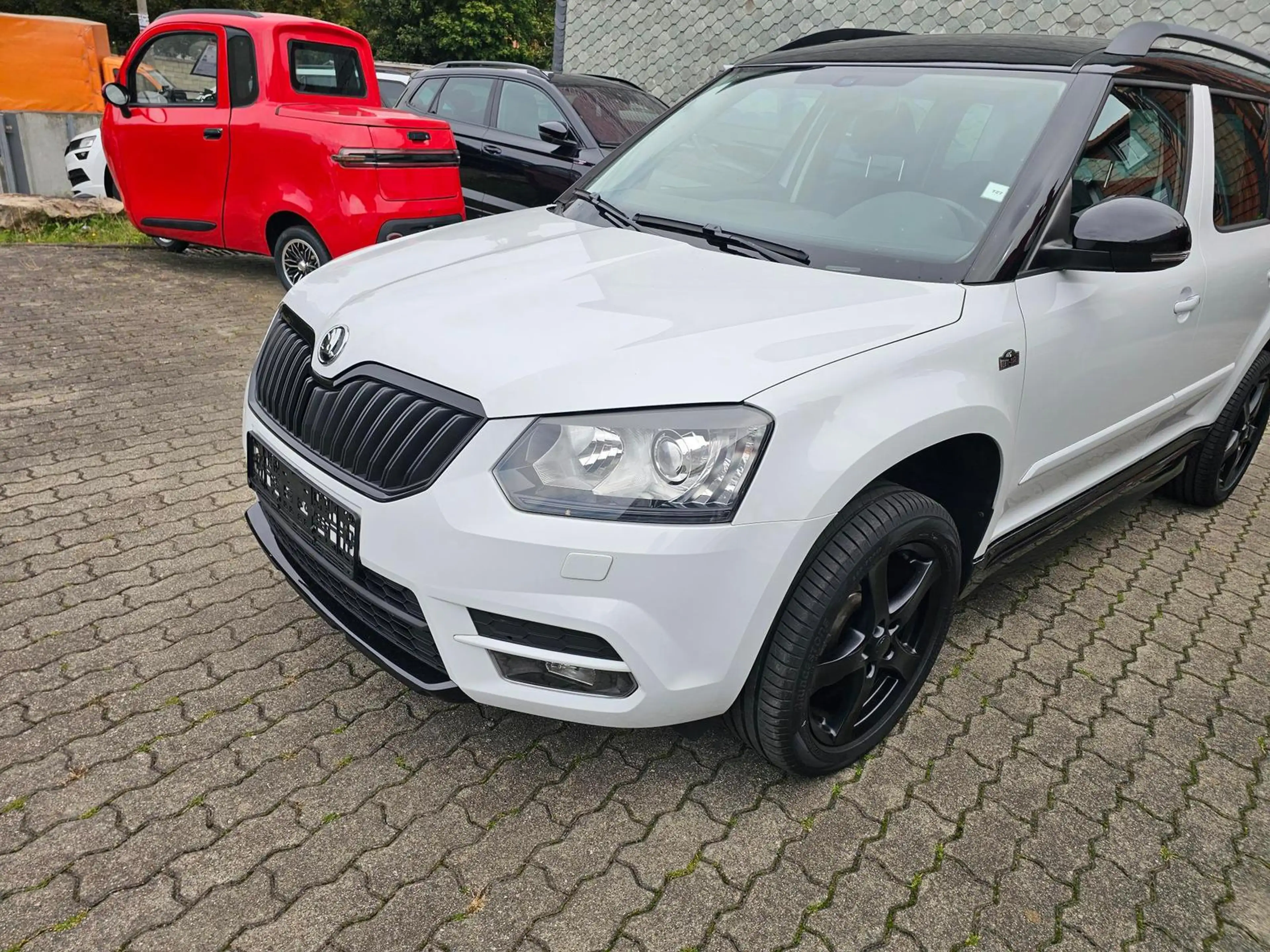 Skoda Yeti 2.0 TDI MONTE CARLO+STANDHEIZUNG+AHK+2.HAND — photo 8