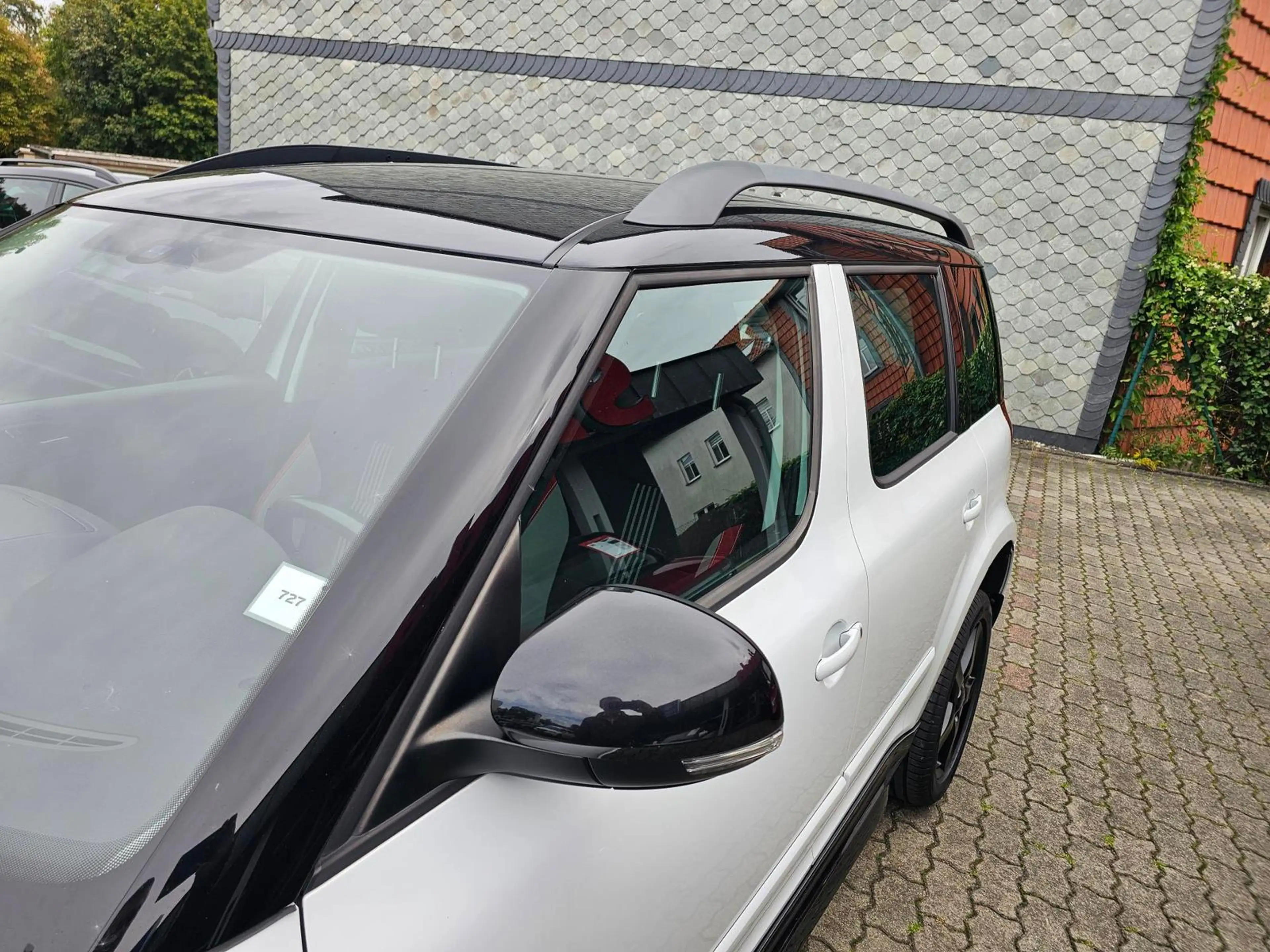 Skoda Yeti 2.0 TDI MONTE CARLO+STANDHEIZUNG+AHK+2.HAND — photo 11