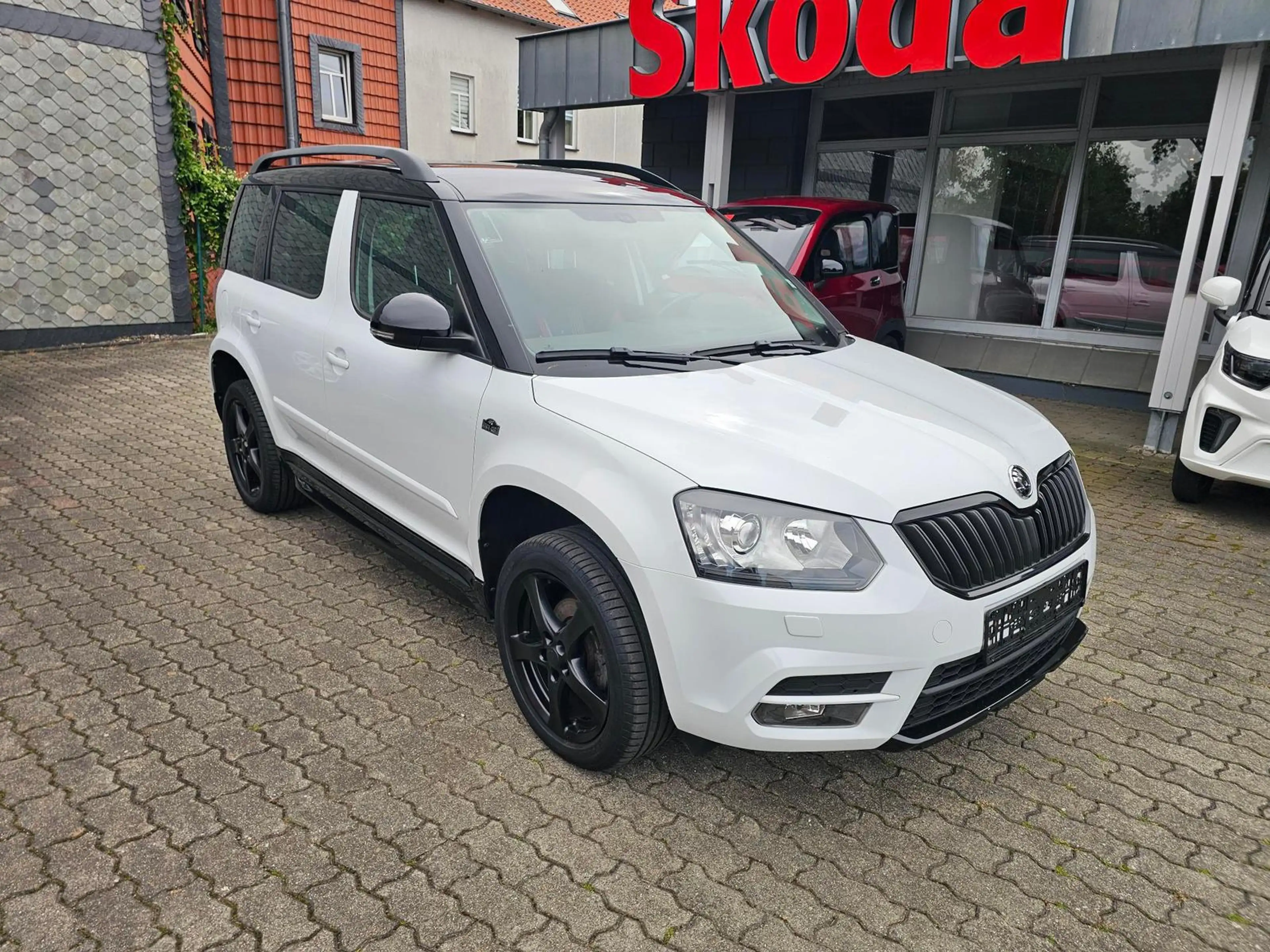 Skoda Yeti 2.0 TDI MONTE CARLO+STANDHEIZUNG+AHK+2.HAND — photo 2