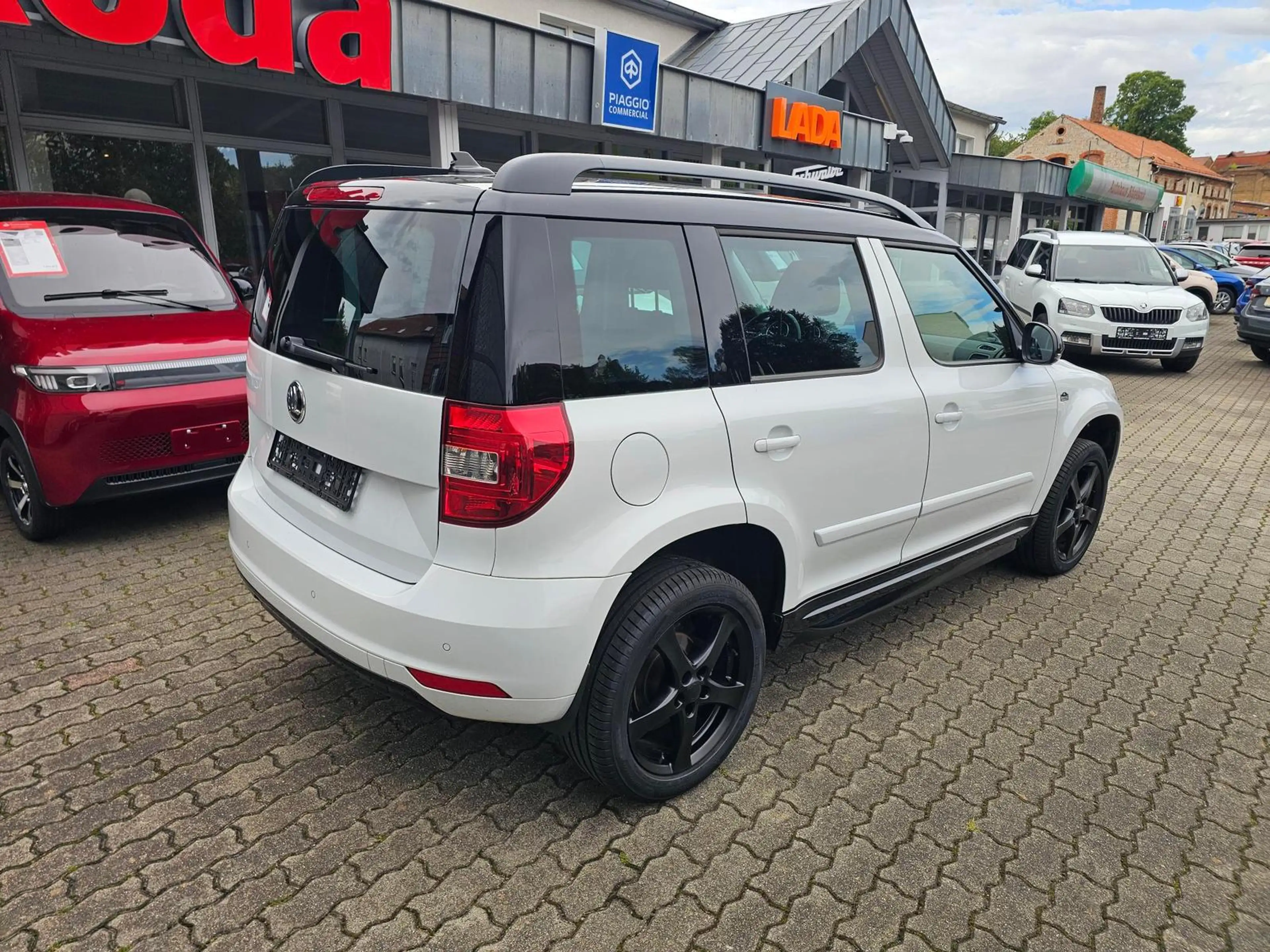Skoda Yeti 2.0 TDI MONTE CARLO+STANDHEIZUNG+AHK+2.HAND — photo 3