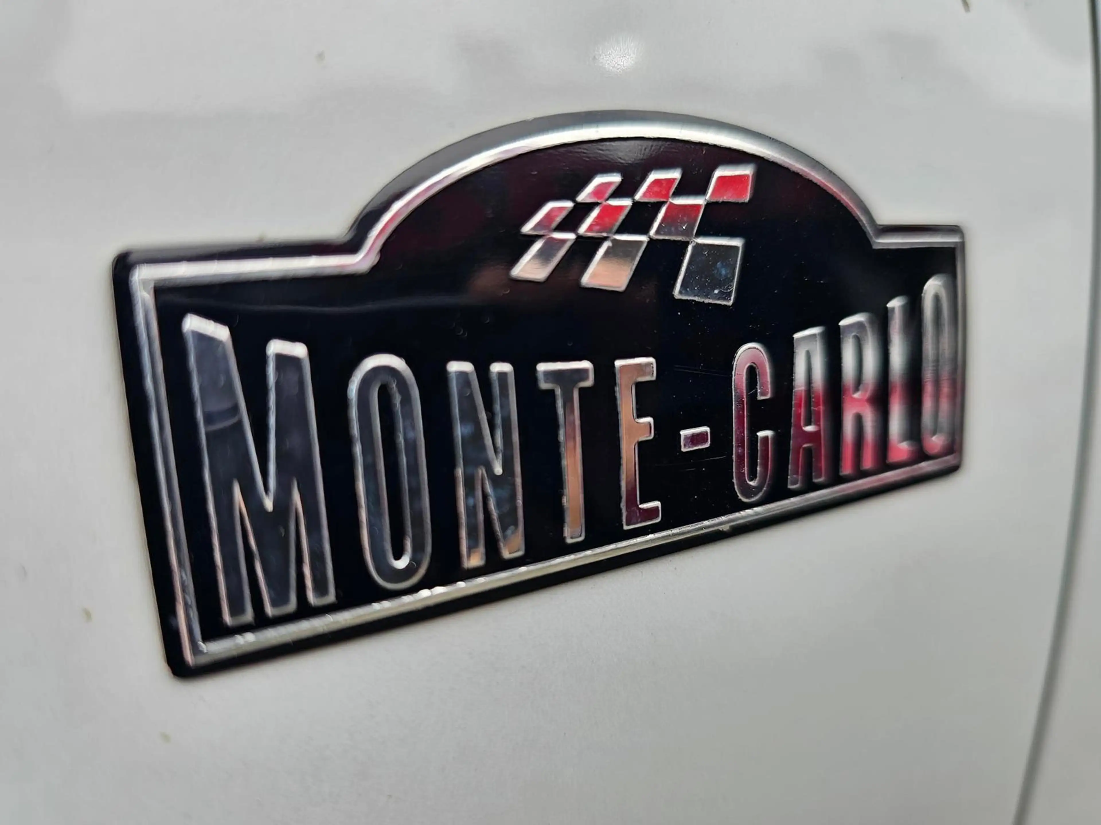 Skoda Yeti 2.0 TDI MONTE CARLO+STANDHEIZUNG+AHK+2.HAND — photo 6