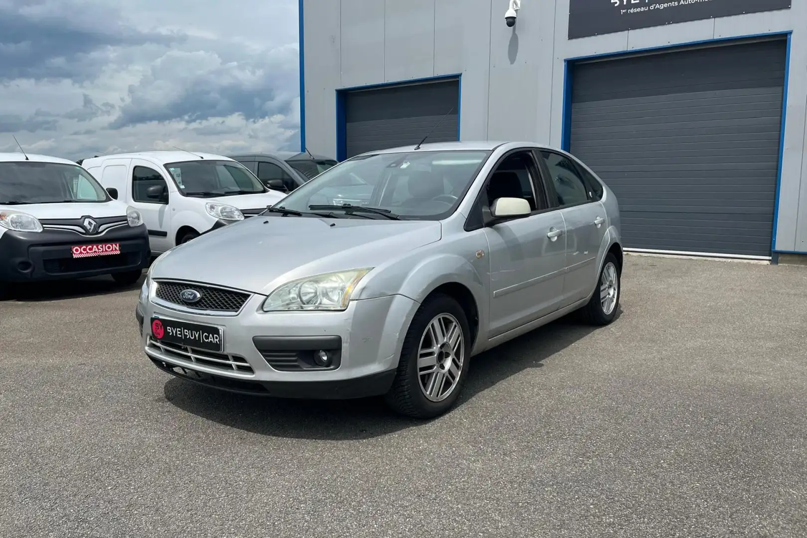 Ford Focus Focus 1.6 TDCi - 110CH Ghia GARANTIE 12 MOIS Gris - 1