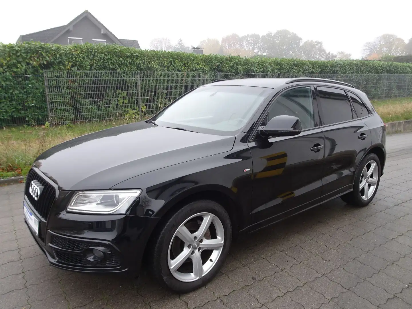 Audi Q5 2.0 TDI 140kW S-Line / Navi /Xenon/ Shz Schwarz - 1