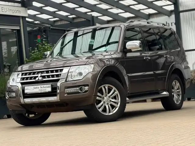 Mitsubishi Pajero Aut. 3.2 DI-D 4WD TOP, 7-Sitze, AHK, Pano, Leder