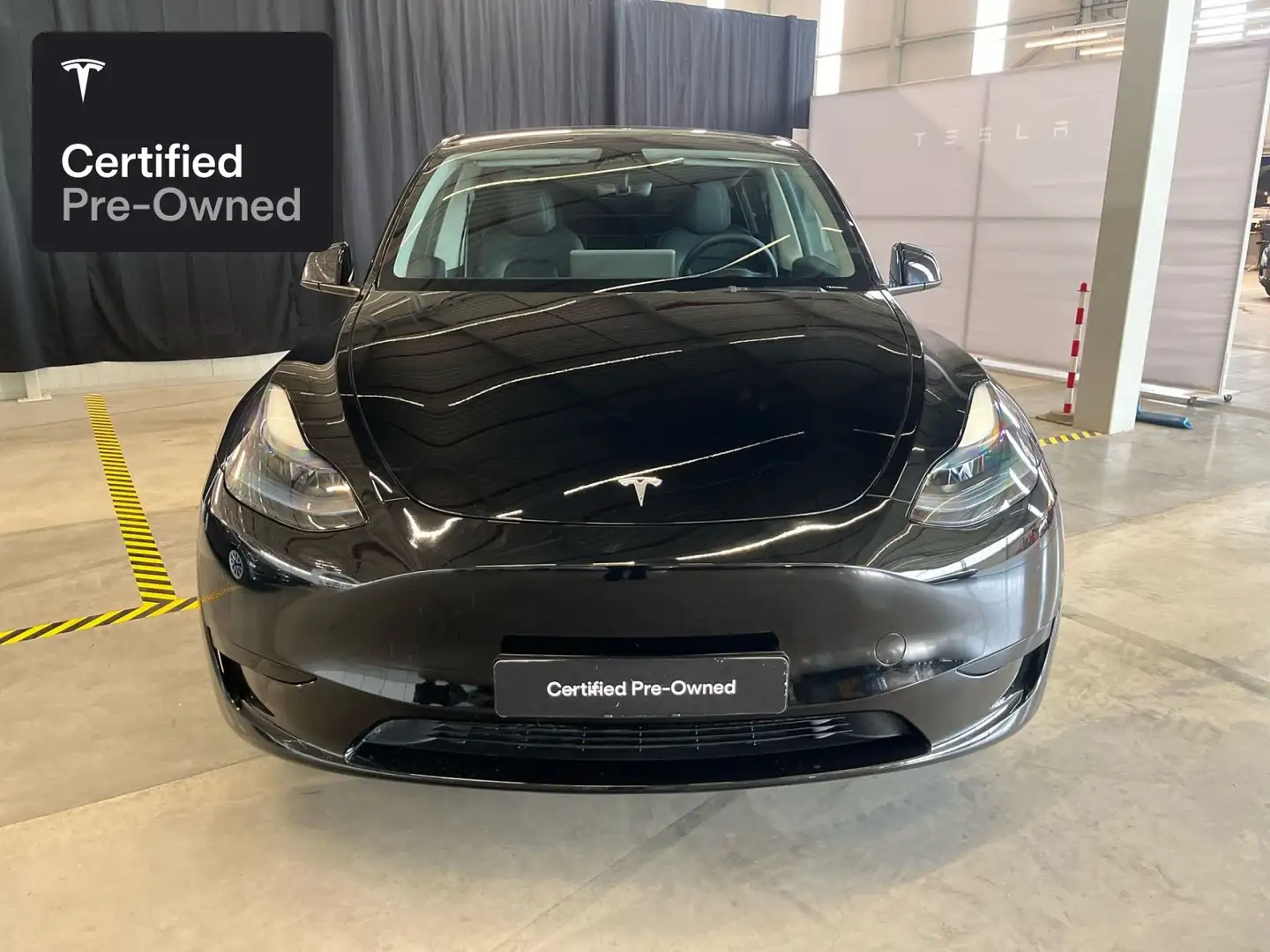 Tesla Model Y Rear-Wheel Drive "Certified Pre-Owned" Zwart - 2