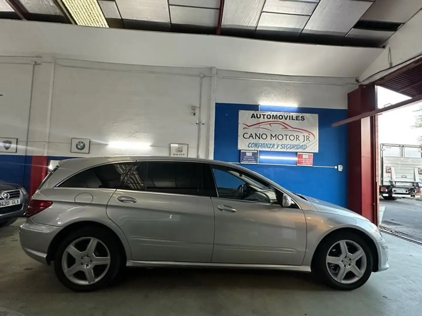 Mercedes-Benz G 500 R 388 4Matic Largo 5p Grau - 2