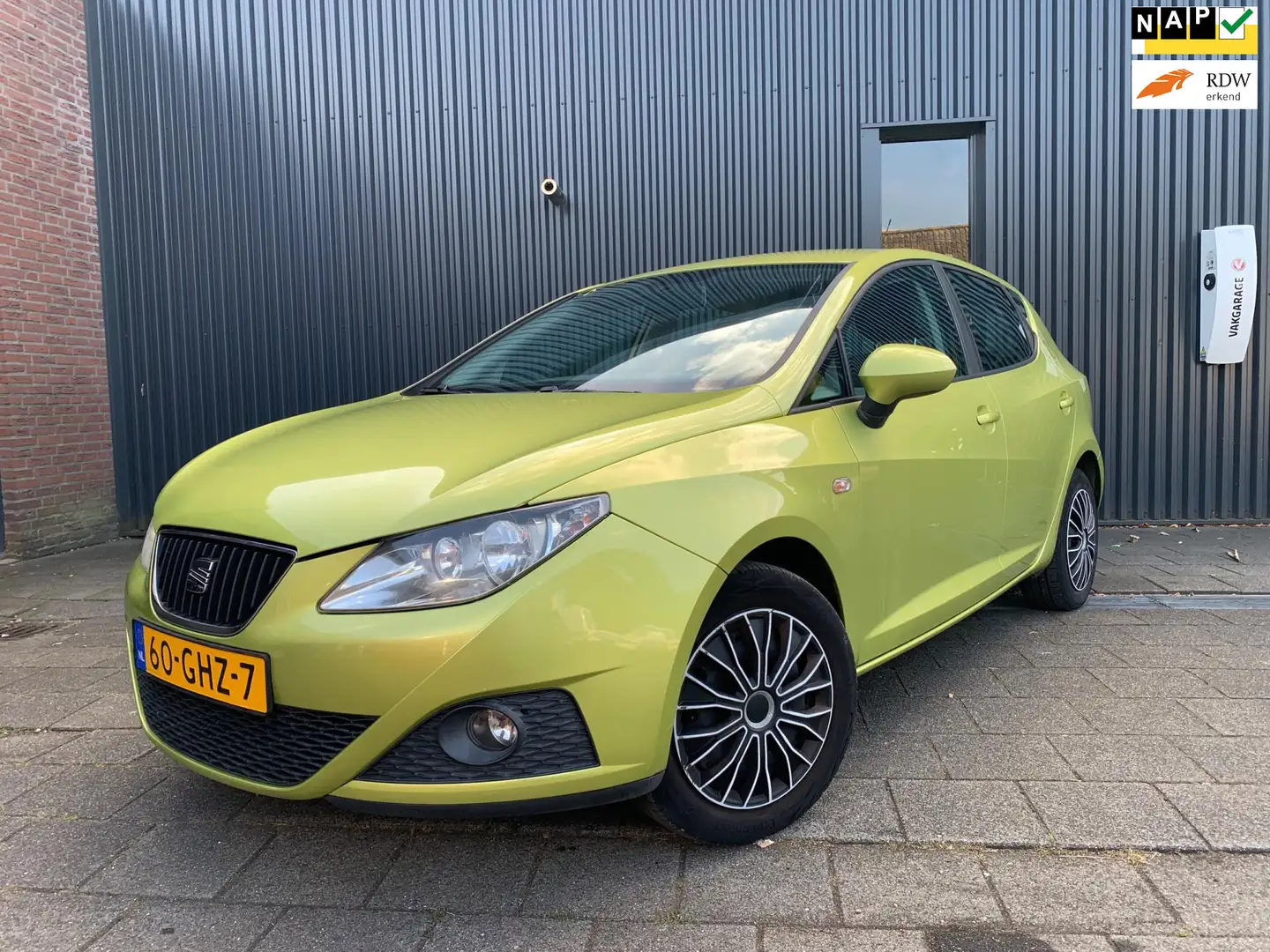 SEAT Ibiza 1.4 Stylance, NAP, DISTR VERV, CRUISE, AIRCO! Jaune - 1