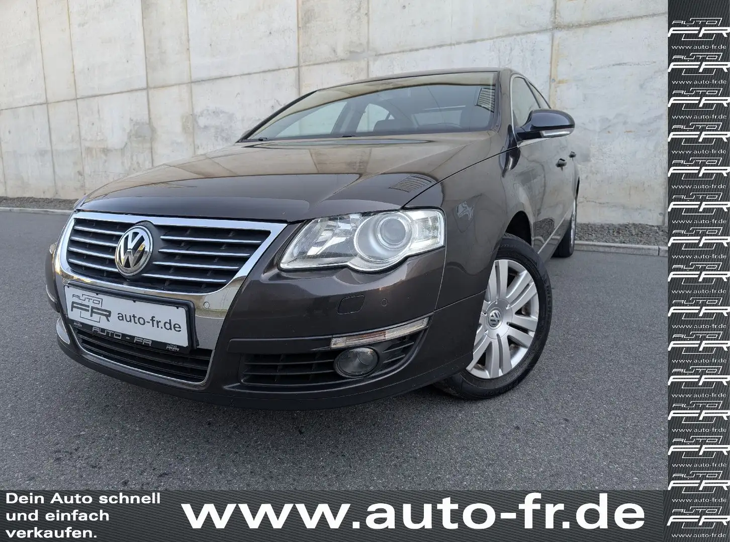 Volkswagen Passat Lim. Highline 2,0 FSI Benzin 2.Hand Navi Коричневый - 1