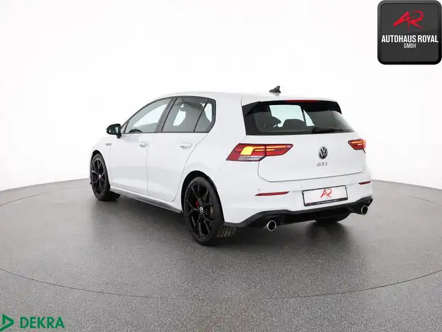 Volkswagen Golf view 3