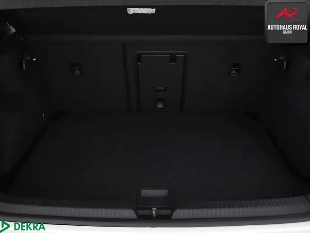 Volkswagen Golf view 13