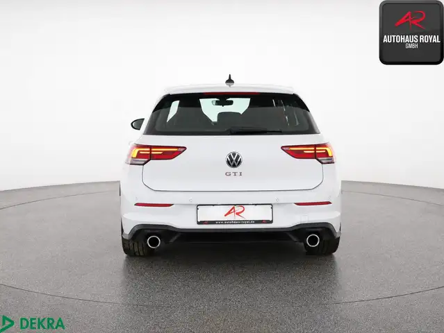 Volkswagen Golf view 4