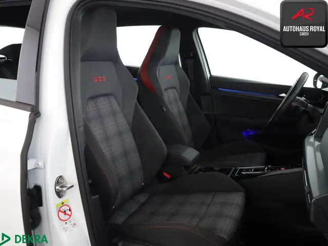 Volkswagen Golf view 11