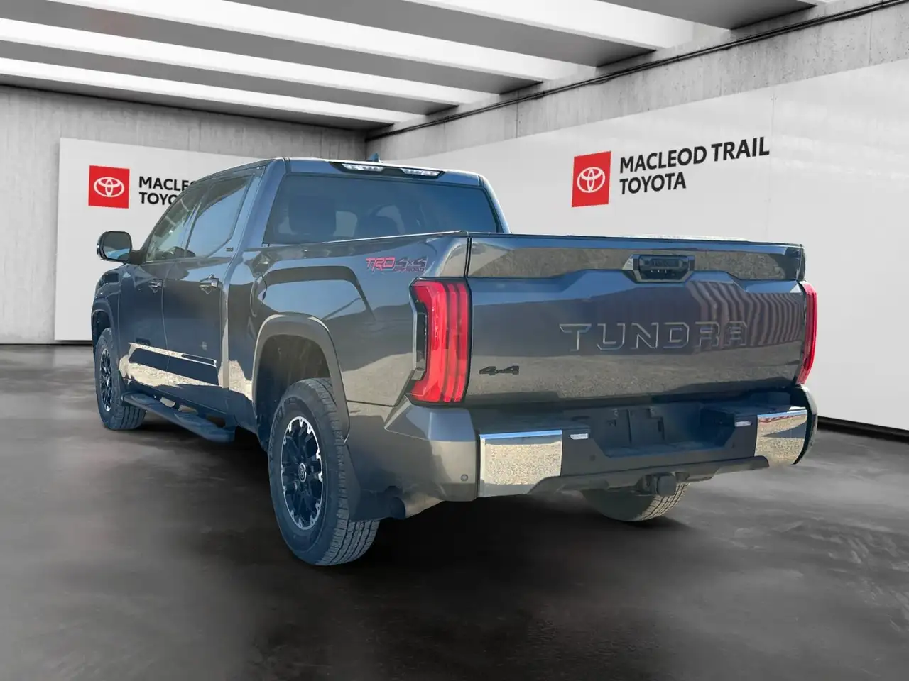 Toyota Tundra снимка Toyota Tundra
