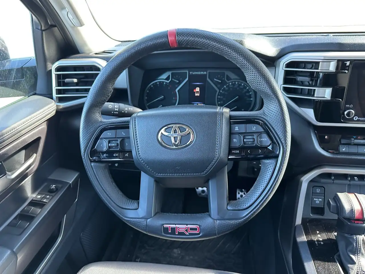 Toyota Tundra снимка Toyota Tundra
