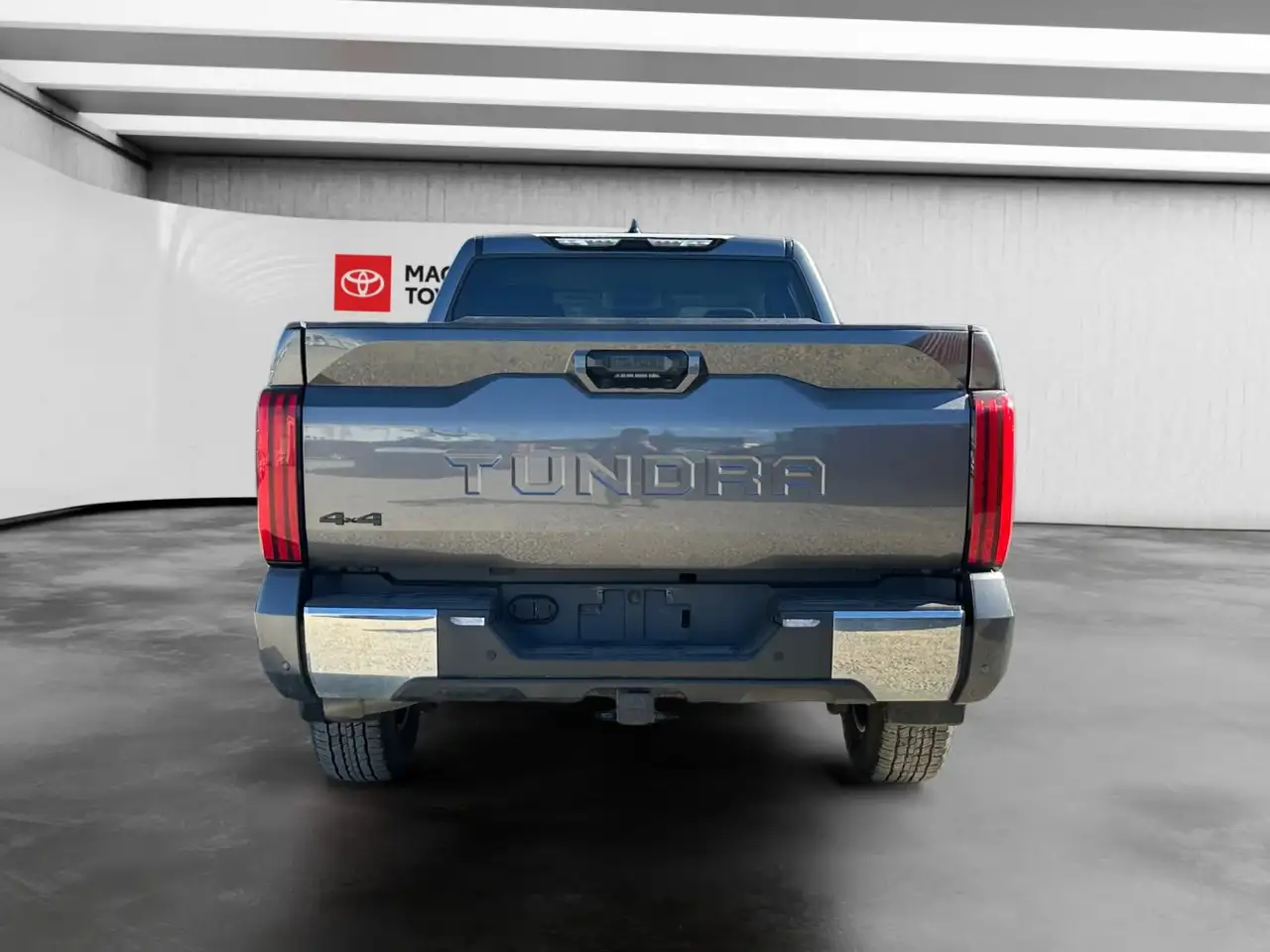 Toyota Tundra снимка Toyota Tundra