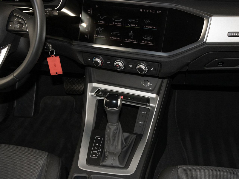 Audi Q3 35 TFSI CarPlay Klima LED — photo 12