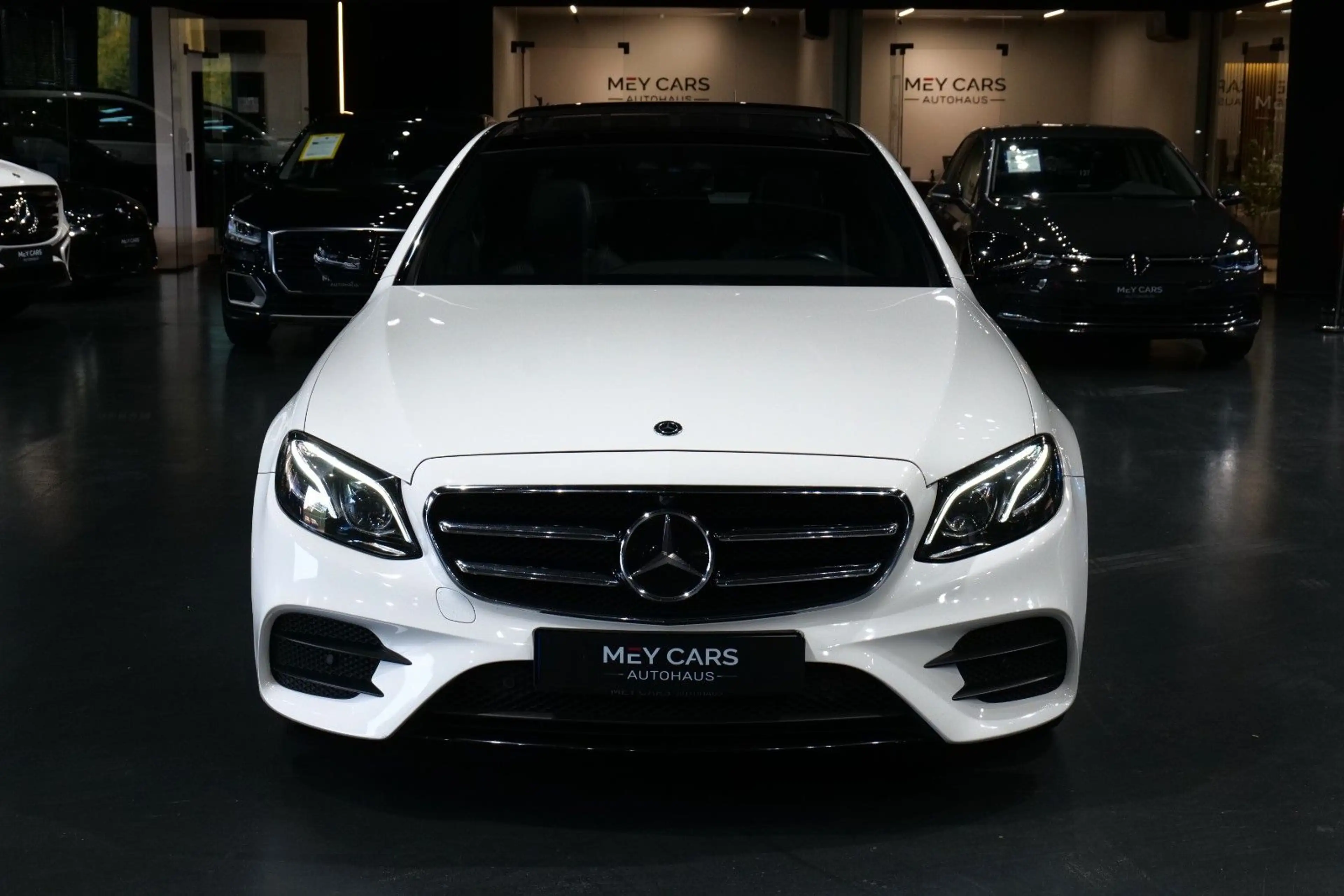 Mercedes-Benz E 300 de Limousine*AMG Sport*Pano*360*Burmester* — photo 2