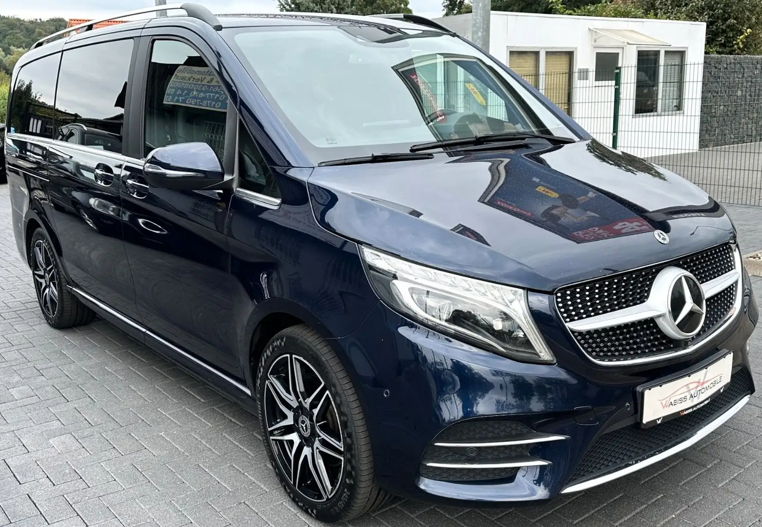 Mercedes-Benz V 300 d Exclusive Lang Edition AMG-Line 4Matic Modrá - 1