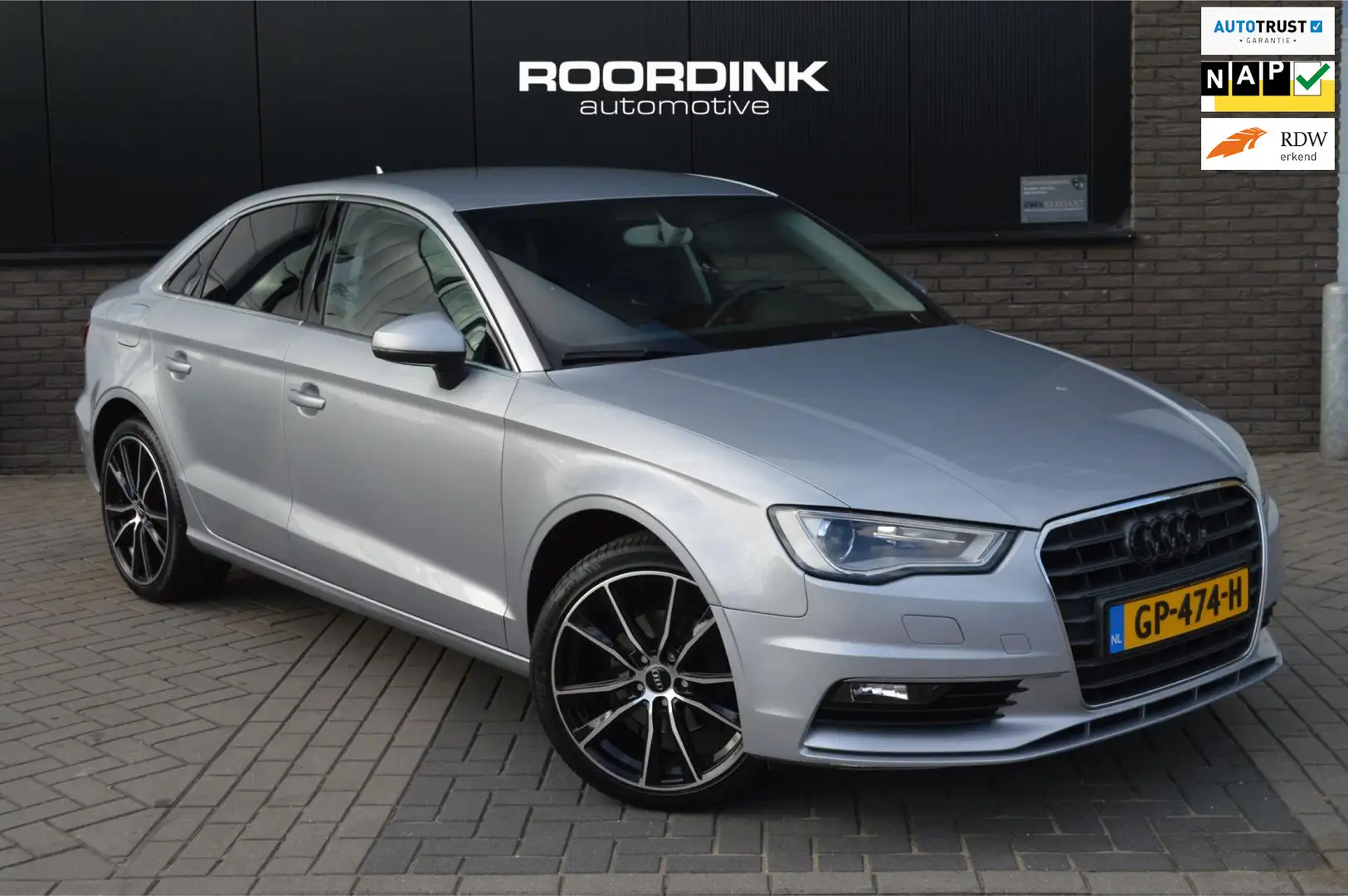 Audi A3 Limousine Automaat|Navi|18"Inch|Cruise|Stoelverwar Grijs - 1