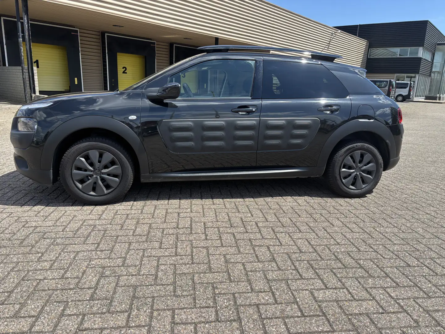 Citroen C4 Cactus 1.6 BlueHDi Business Plus [ panodak,fm navi,camera Zwart - 2
