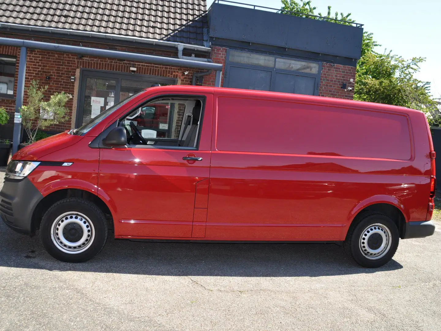 Volkswagen T6.1 Transporter DSG Lang EcoProfi 3Sitze, ACC, Navi Zusatzheizung Rood - 2