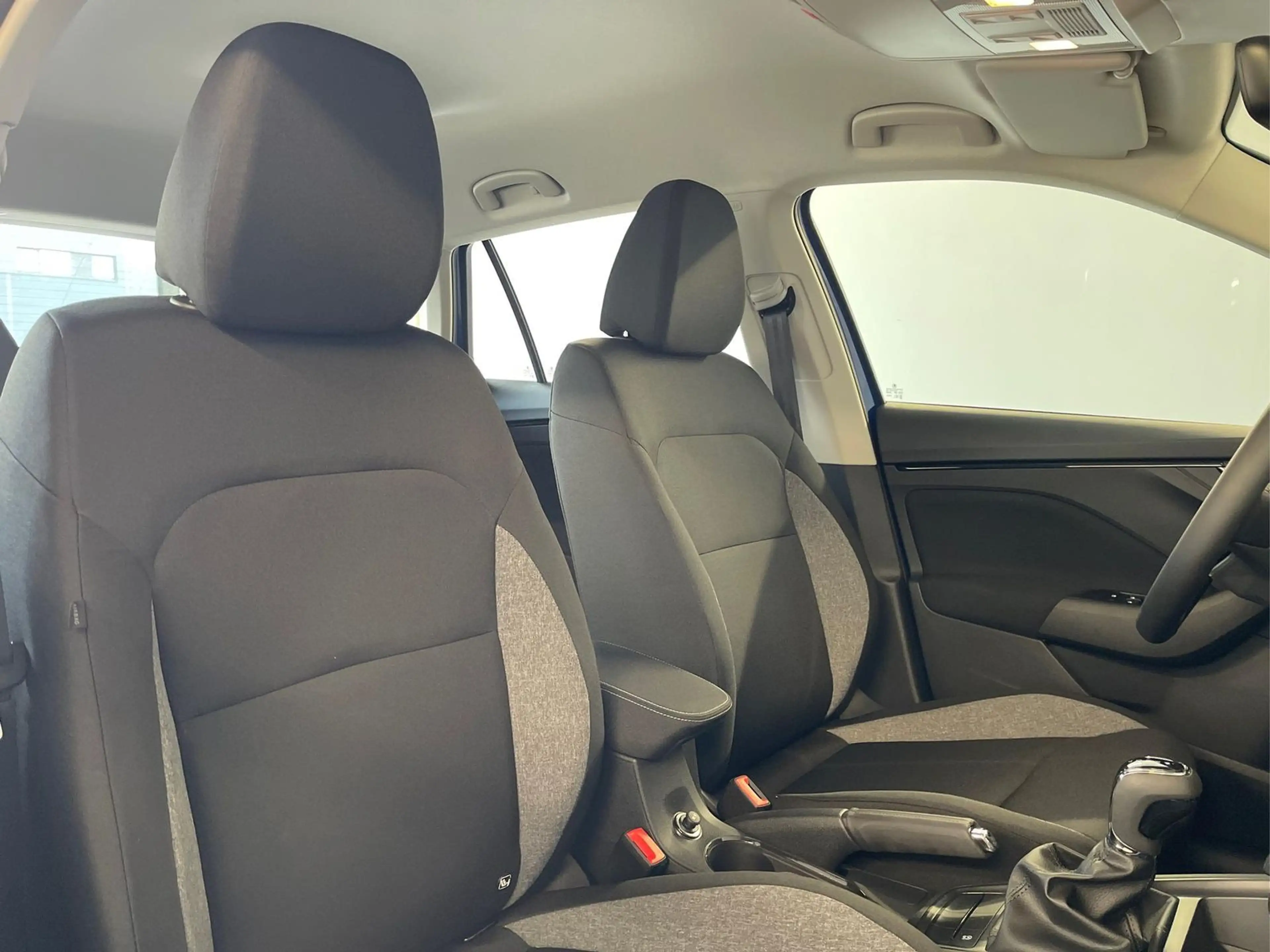 Skoda Kamiq 1.0 TSI DSG AHK+Alu16+Sitzheizung+AppCo... — photo 14